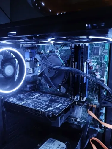 Vendo placa mãe com processador e memória 