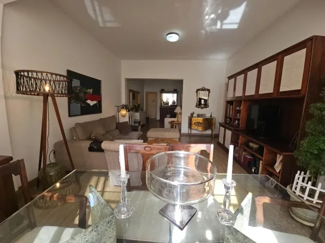 Leblon | 160m² | 3 Quartos | Dependências Completas | Excelente Planta e Localização