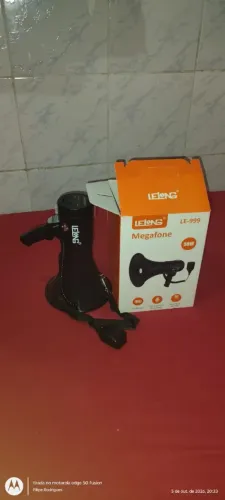 Megafone Bateria recarregável, pega cartão USB usado somente 1 vez