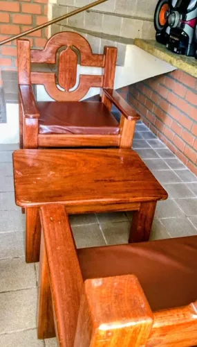 MOVEIS DE MADEIRA GRAVATÁ DE BOM GOSTO!