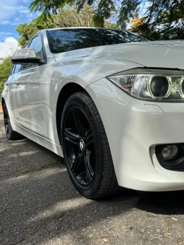 BMW 320I A Modern/sport TB 2.0/a.flex 16V 4P 2013