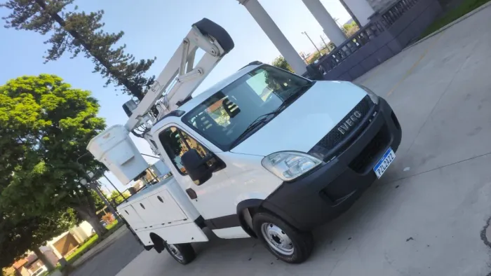 Iveco Daily 35s14 cesto aéreo