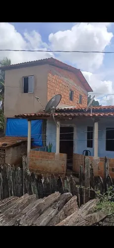 Duas casas no mesmo terreno na roça