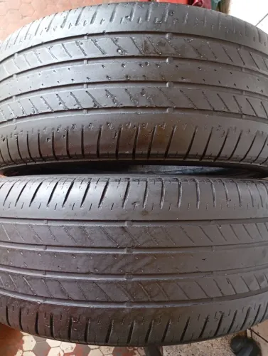 Pneus Bridstone ref 215 50 17 RS 400 os 2