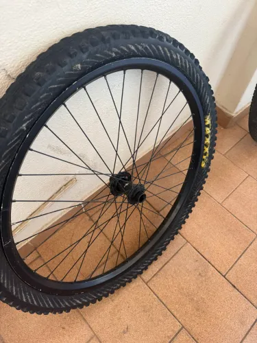Vendo roda aro 26 specialized