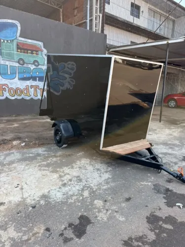 Carretinha baú trailer