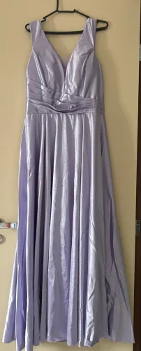 Lindo vestido de festa acetinado