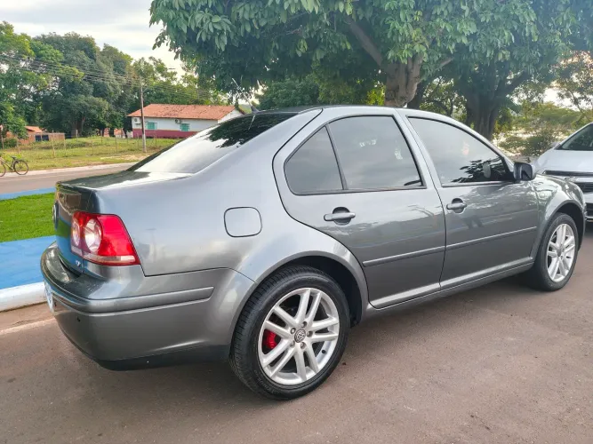 Volkswagen Bora 2.0/ 2.0 Flex 8V Aut. 2009