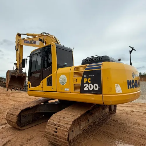 Komatsu pc200
