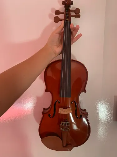 Vende-se violino Eagle 3/4 semi novo