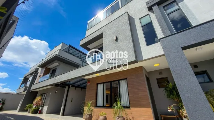 Casa em Condomínio com 3 quartos sendo 1 suíte, mobiliada, com 123 m², no Boqueirão - Curi