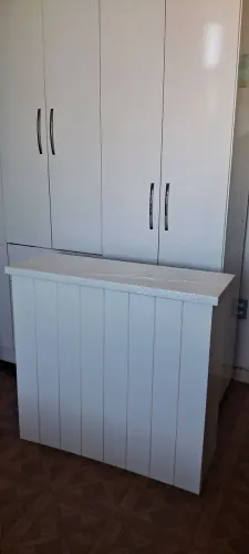 Mesinha branca em Mdf desmontável