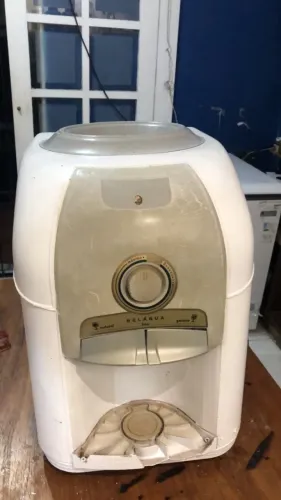 Bebedouro de Água Esmaltec Gelada Fria e Natural