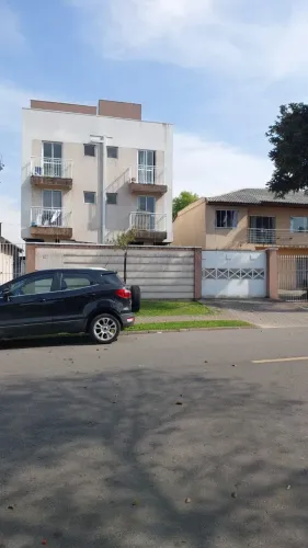 Ótimo apartamento localizado no Cajuru em rua arborizada.