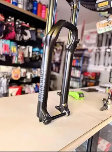Suspensão ROCK SHOX 35 SILVER R 140mm