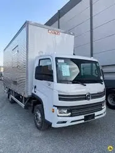 Caminhao bau , fretes frete mudanças em geral viagem