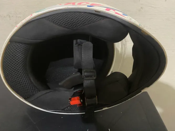 Capacete