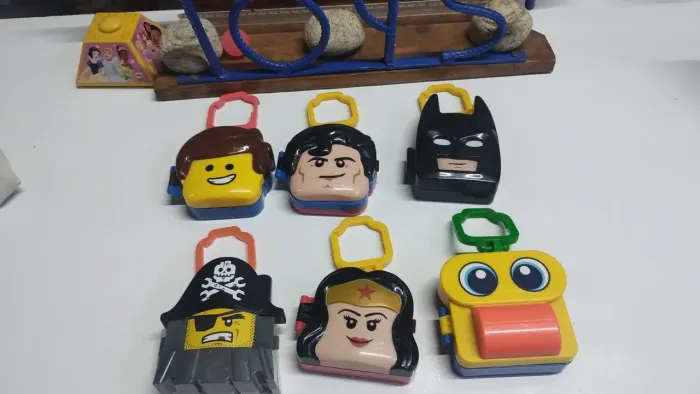 Coleção chaveiros interativos