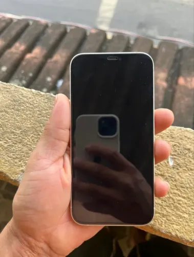 iPhone 12