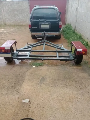 Carretinha Asa Delta para reboque de carros e motos