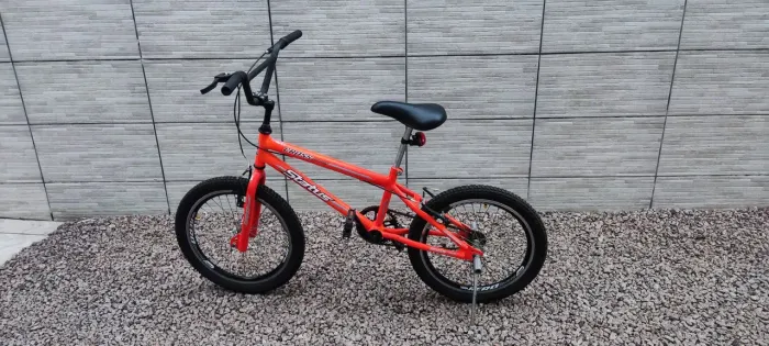 Bicicleta infantil laranja