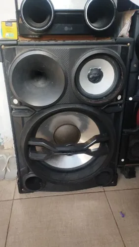 Vendo caixas de som Sony h2000 de 15 polegadas