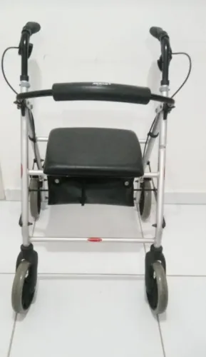 Andador com rodinhas