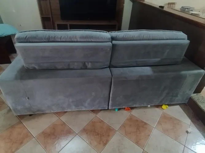 Vendo sofá retrátil 2 anos de uso