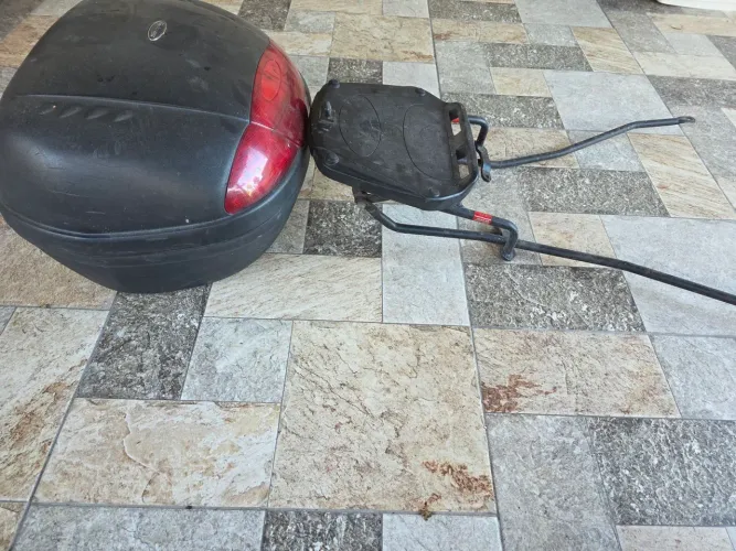 BAULETO E SUPORTE GIVI PARA HONDA FALCON