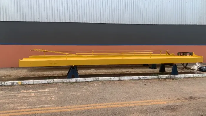 Vende se ponte rolante com 20 metros para 3 toneladas