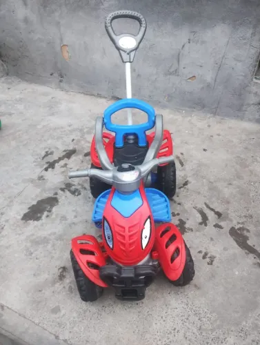 Quadriciclo infantil