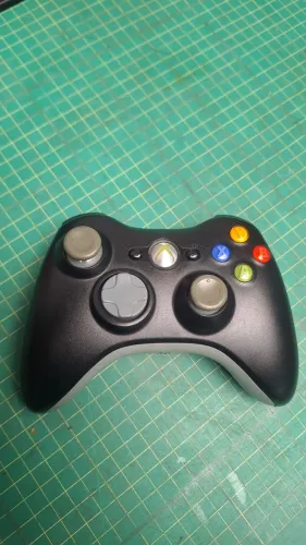 Controle Xbox 360 fat cinza e preto original Microsoft