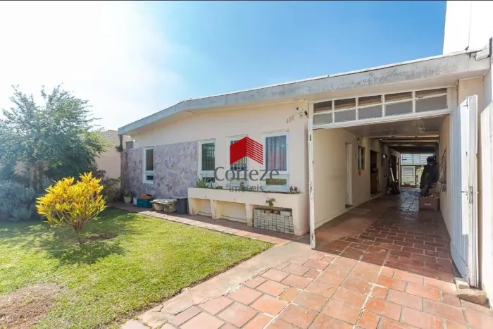 Casa com 370m² 3 quartos, à venda, no bairro Xaxim em Curitiba