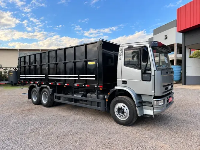 IVECO 230E24 2009 + CAÇAMBA BASCULANTE GRANELEIRA 30m³ NOVA