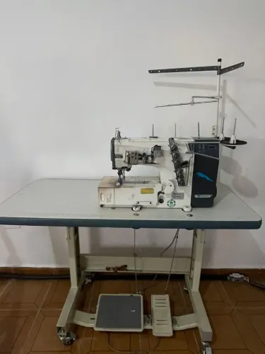 Máquina de costura industrial Galoneira digital com motor Direct drive 