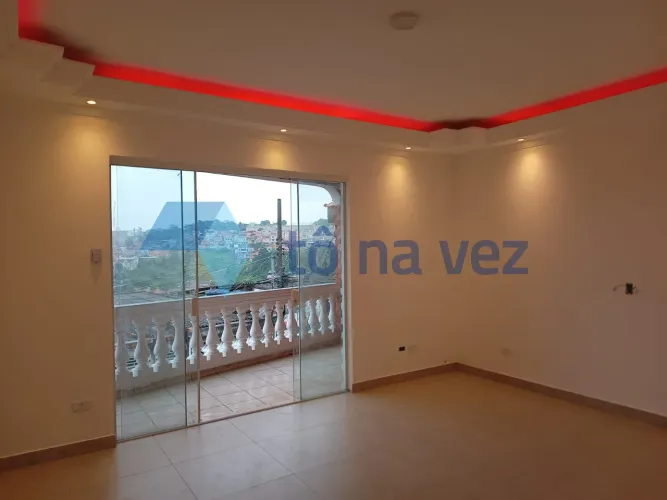 Casas & Sobrados 3 dormitório(s) em Jardim Zaira