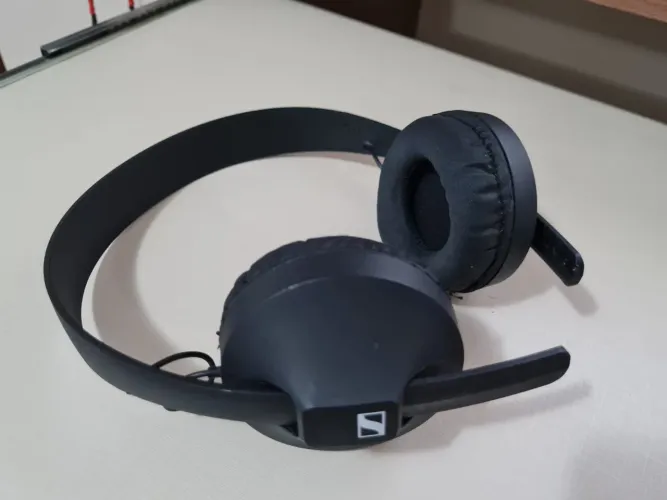 Fone de Ouvido Sem Fio Sennheiser HD 250BT, Bluetooth 5.0, com Microfone, Preto