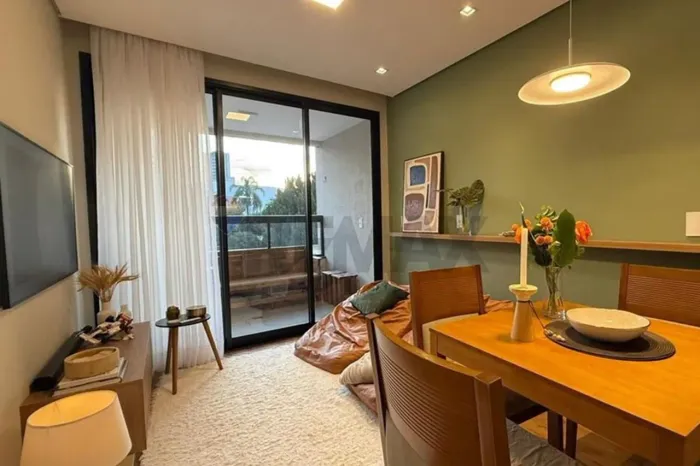 RE/MAX Aluga Apartamento Mobiliado de 2 dormitórios em Valinhos- TOTAL: R$ 3.907,50