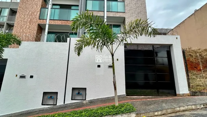 Casa Geminada 4 Quartos no Cabral