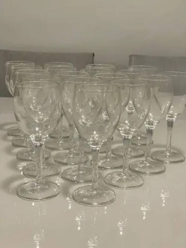 Taça de vidro para vinho ou agua 300ml bormioli rocco - lote com 20 unidades