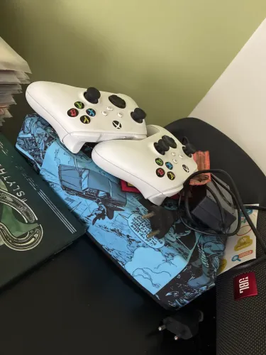 Xbox series s + 2 controles originais