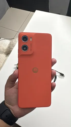 Celular Smartphone Motorola Moto g06 128GB 4GB Ram Laranja 6,9? Câm. 50MP + Selfie 8MP