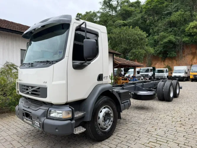 VOLVO VM 270 6X4