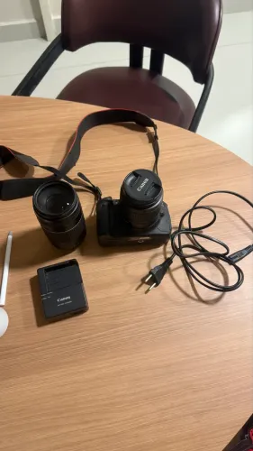 Máquina fotográfica profissional cânon