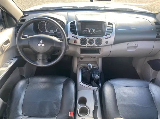 Mitsubishi L200 Triton GLS 3.2 CD TB Int.diesel MEC 2016