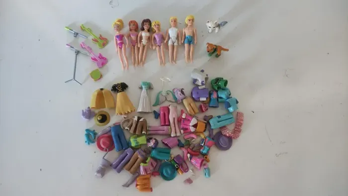 Lote bonecas Polly, roupinhas e acessórios