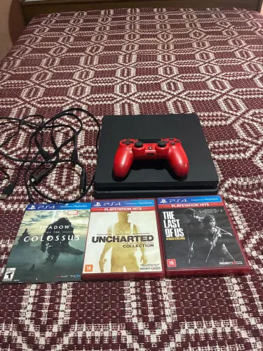 PS4 500GB com 11 jogos e 1 controle.