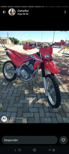 CRF 250f  perfeito estado nunca pulou motocross apenas poucas trilhas 