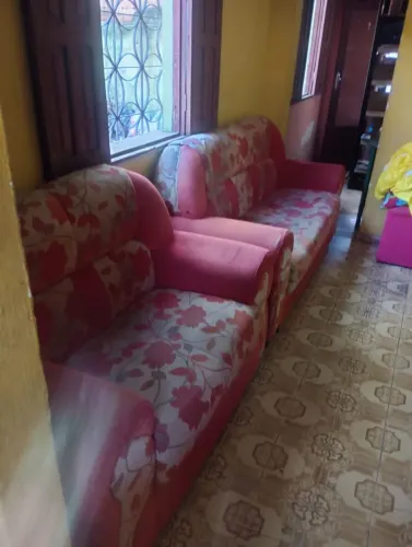 2 SOFÁS POR