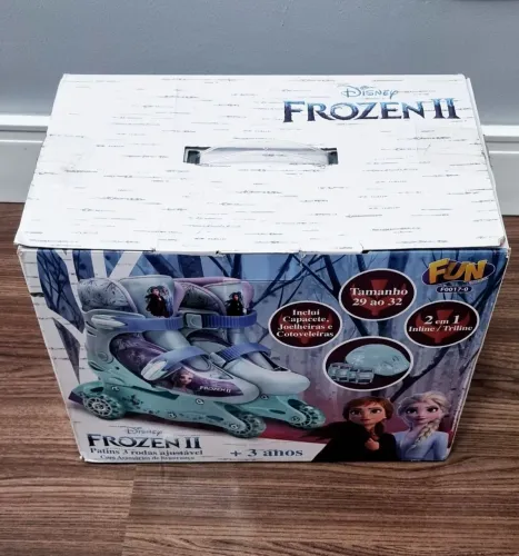 Patins Frozen ajustável (29 ao 32) três rodas + equipamentos de segurança